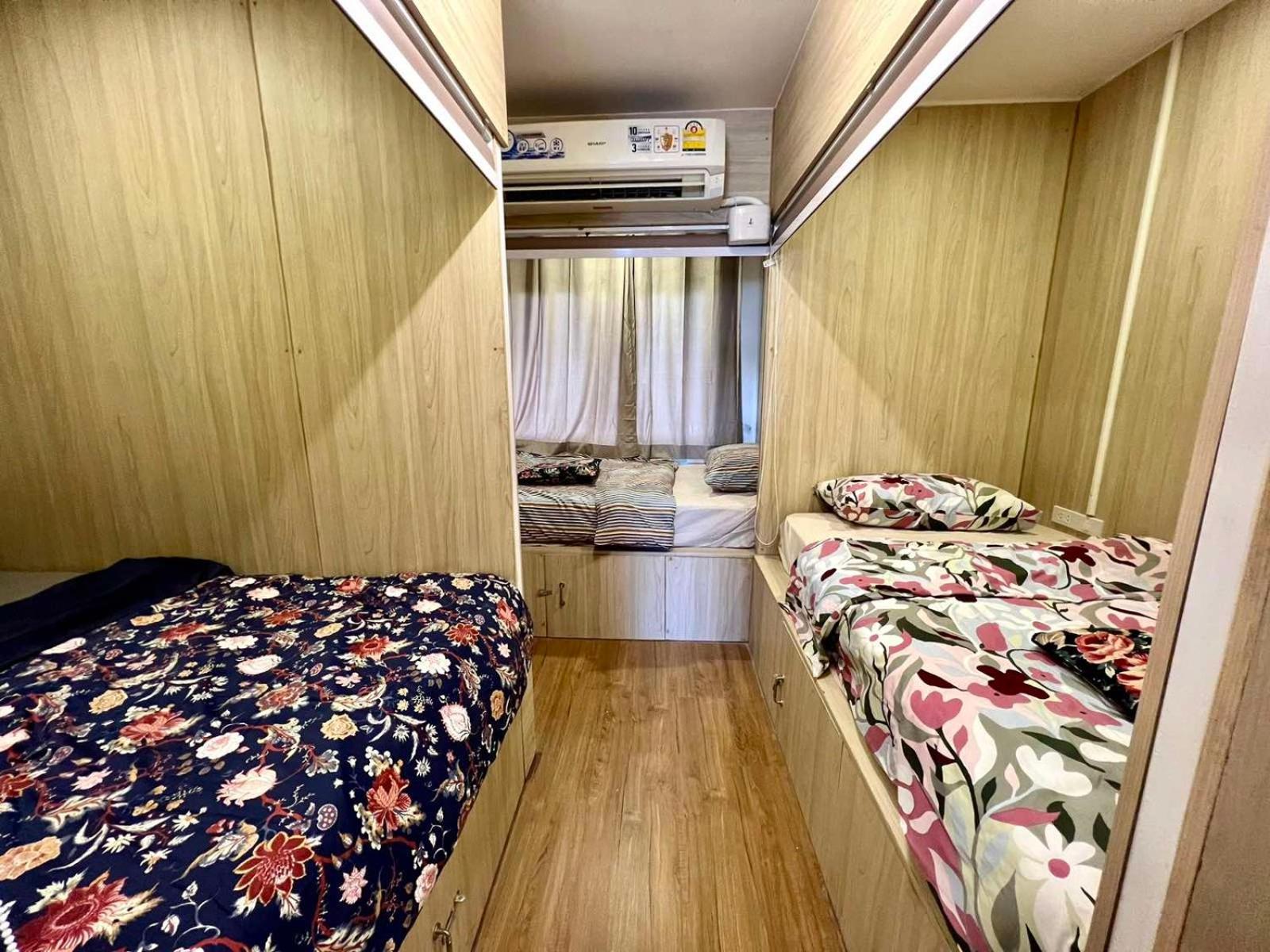 Comfy Crib Hostel 2 Bangkok Exterior photo