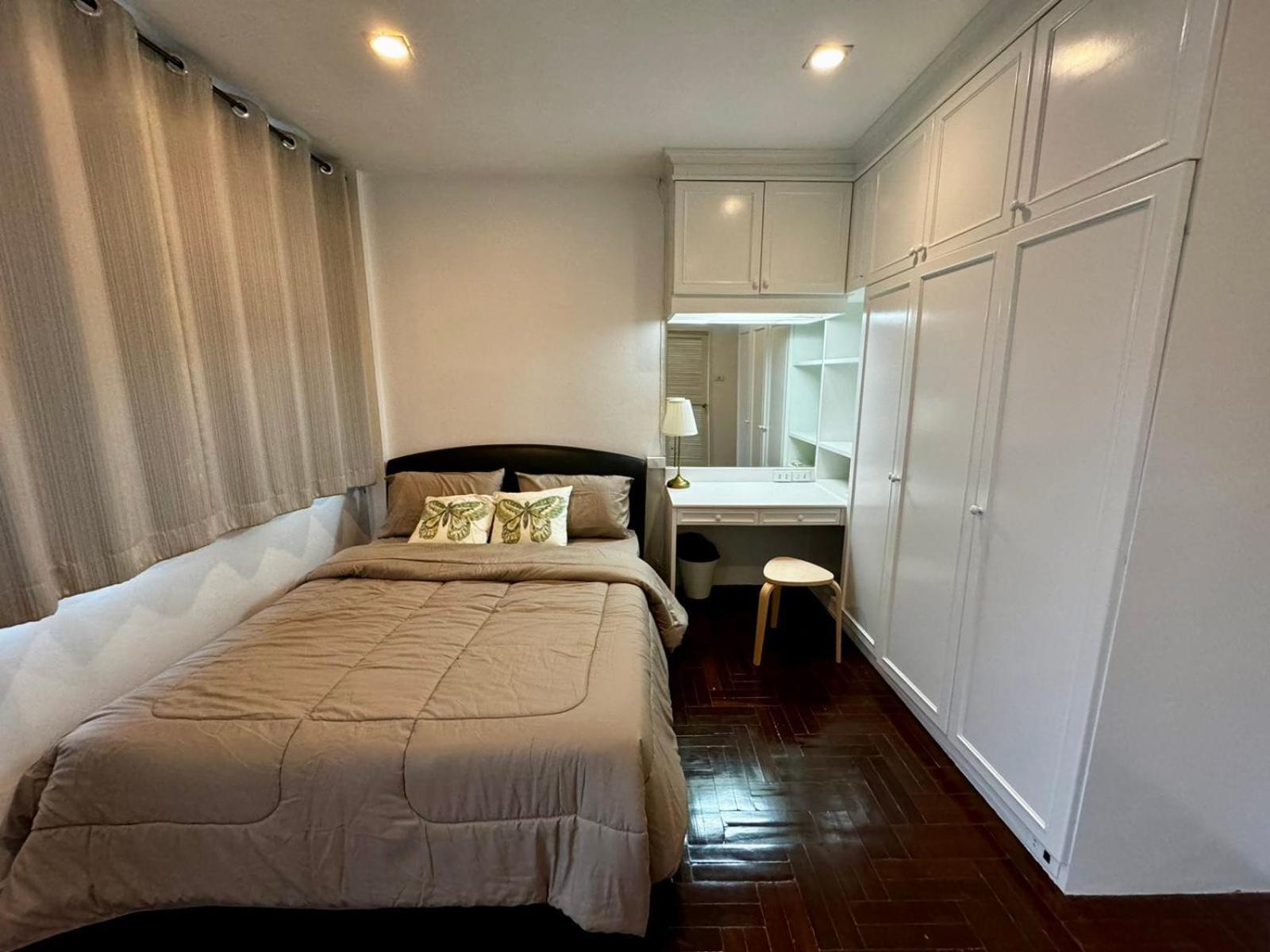 Comfy Crib Hostel 2 Bangkok Exterior photo