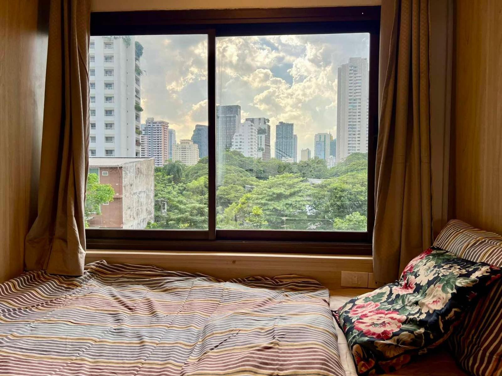 Comfy Crib Hostel 2 Bangkok Exterior photo