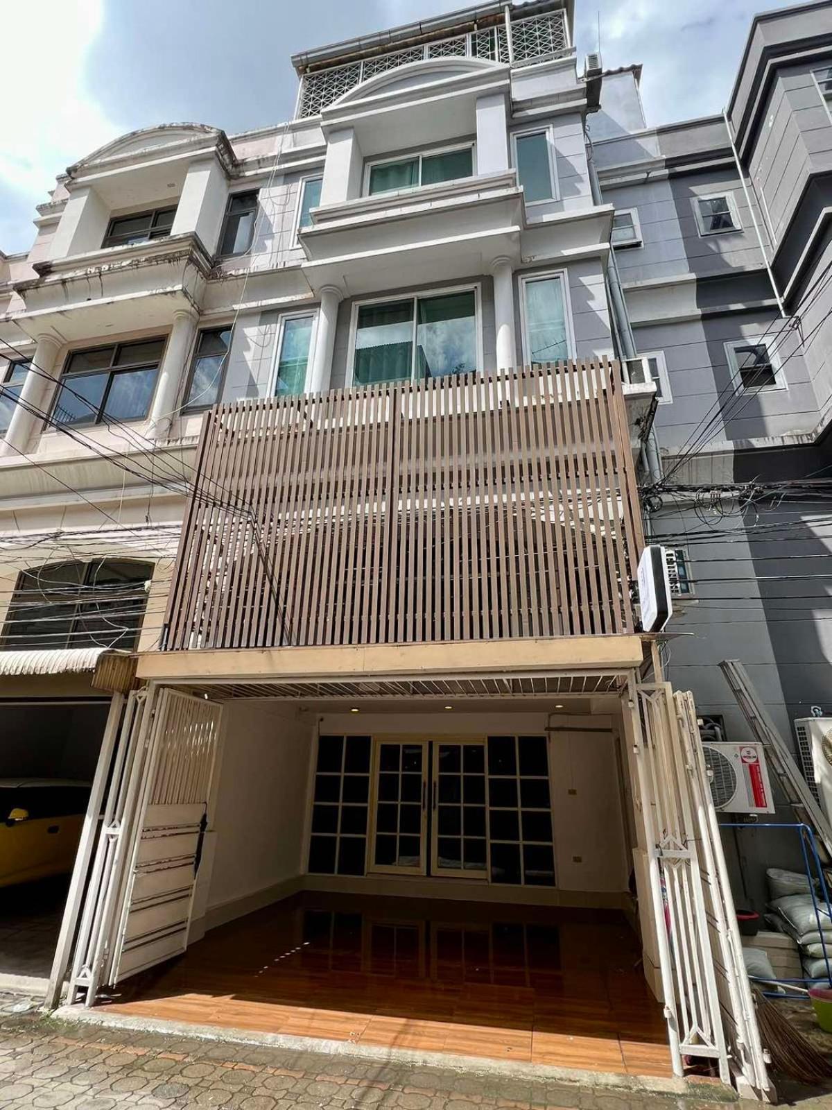 Comfy Crib Hostel 2 Bangkok Exterior photo