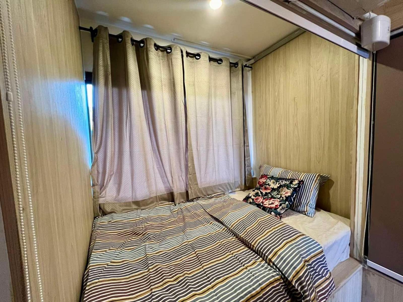 Comfy Crib Hostel 2 Bangkok Exterior photo