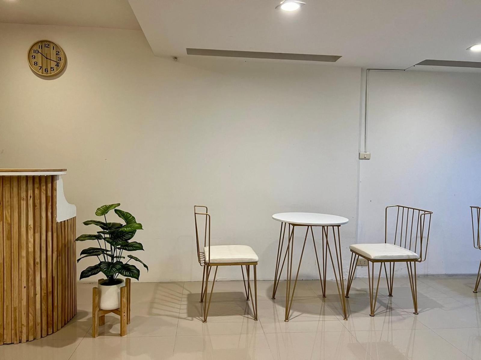 Comfy Crib Hostel 2 Bangkok Exterior photo